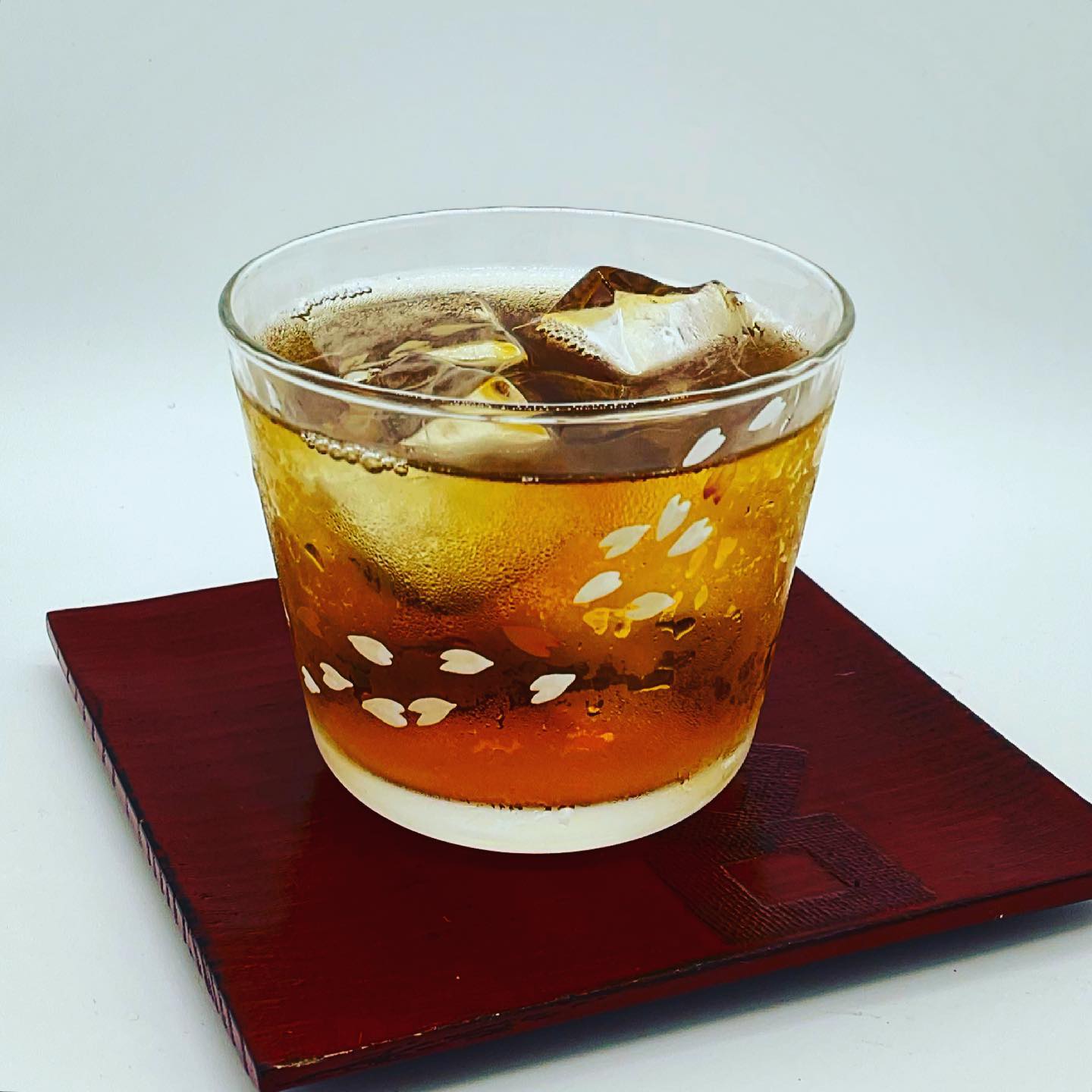 今日の戸塚はとっても暑くなりました〜️こんな日は麦茶️冷たい飲み物でスッキリとリフレッシュオススメは当店のキングオブ麦茶『有機麦茶』です️すこ〜し贅沢ではありますが、味の濃さは最高です飲みごたえ抜群この夏の水分補給にぜひ