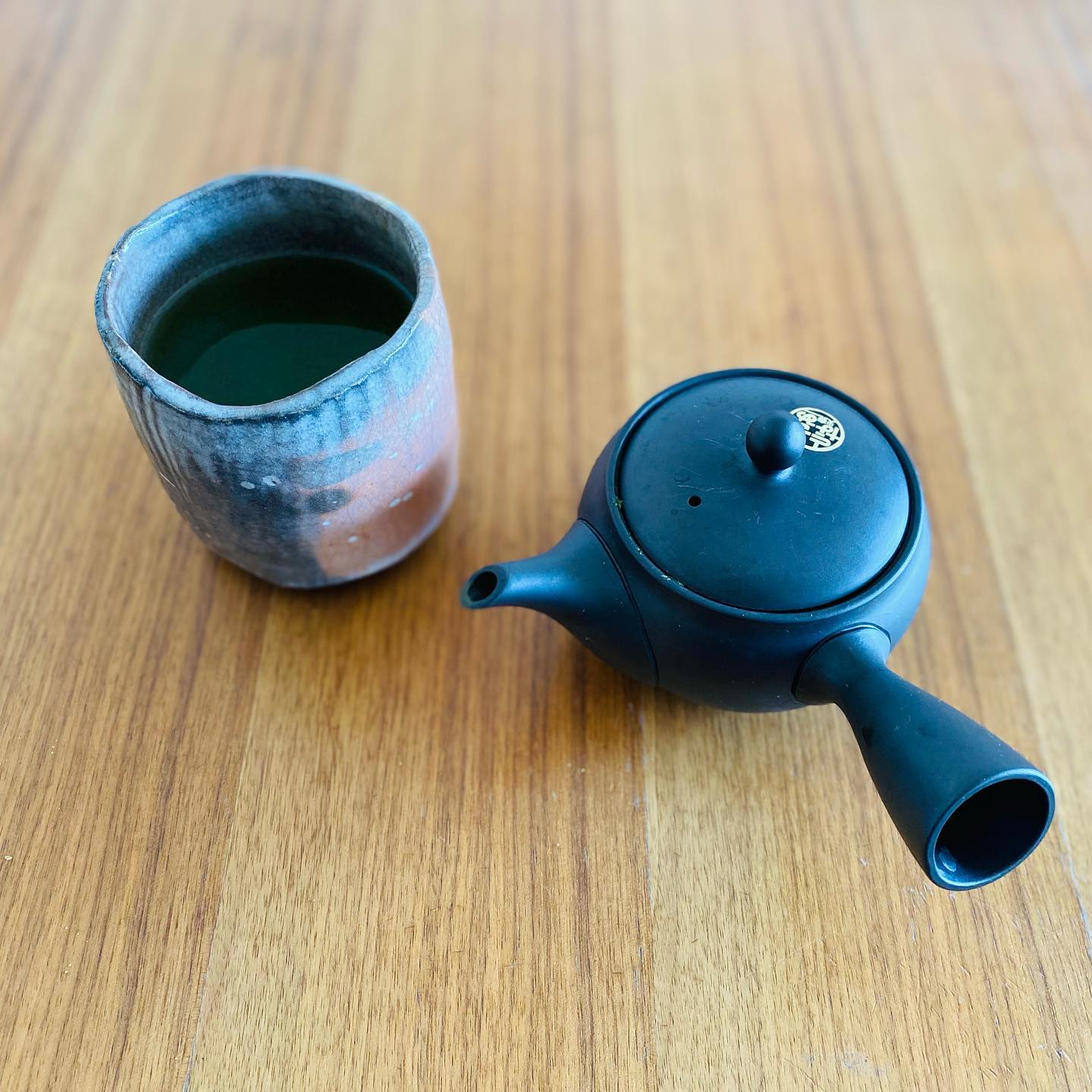 朝の一服エナジーチャージ完了！人生いろいろですが、緑茶を飲んでみんな頑張ろー大切な想いを引き継いで、繋いでいくお客様に喜んでいただけることを大切にしていきます！