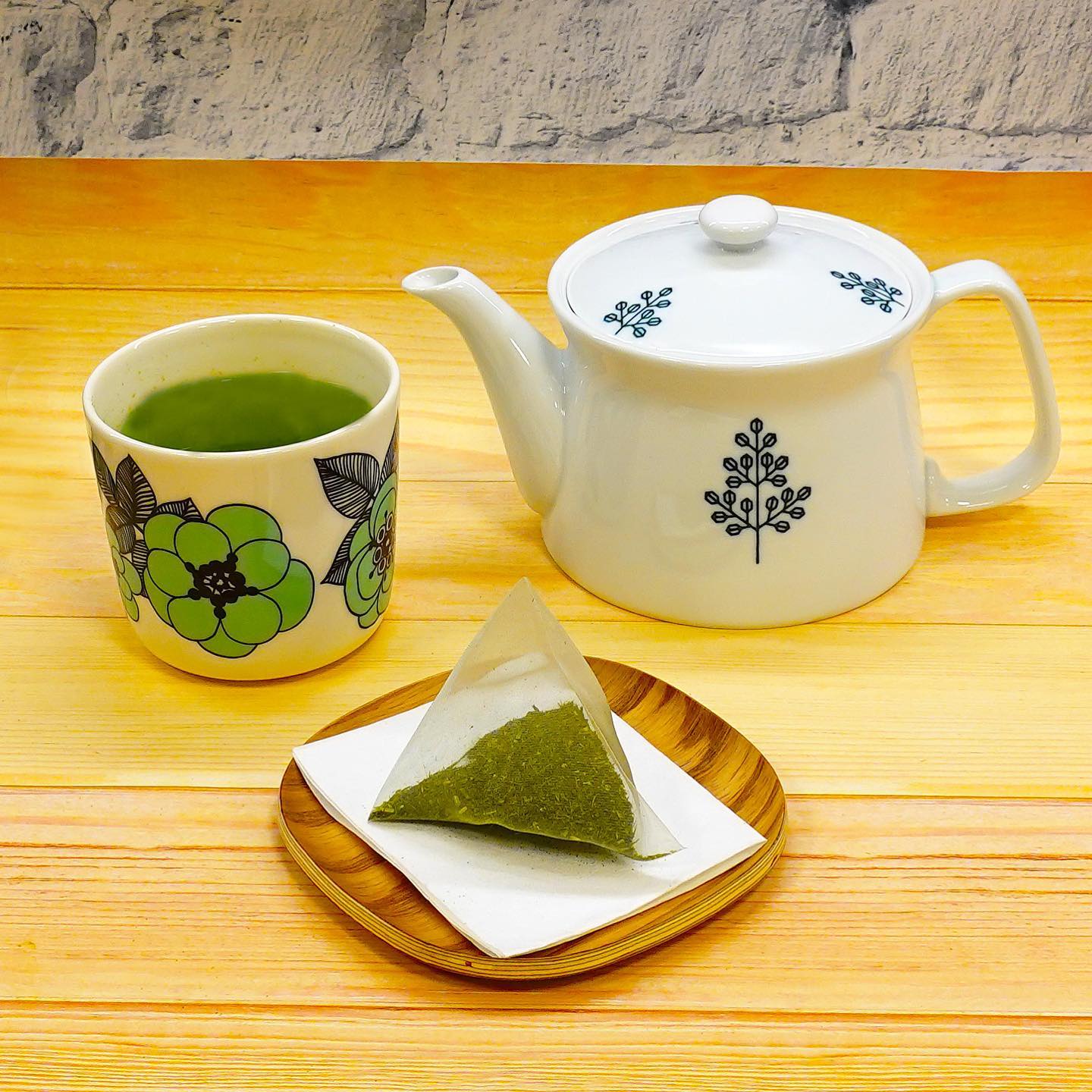 緑茶ティーパックは茶葉の量を迷うことなく適量入れることができる便利グッズ！そして自分好みの美味しいティーパックを見つけるとすぐに緑茶名人になれるっよ！義理のお母さんを迎え撃つ奥様や役員秘書も自分好みのティーパックを探そう！緑茶を入れるいらないストレスから解放するのも私たちの役割！