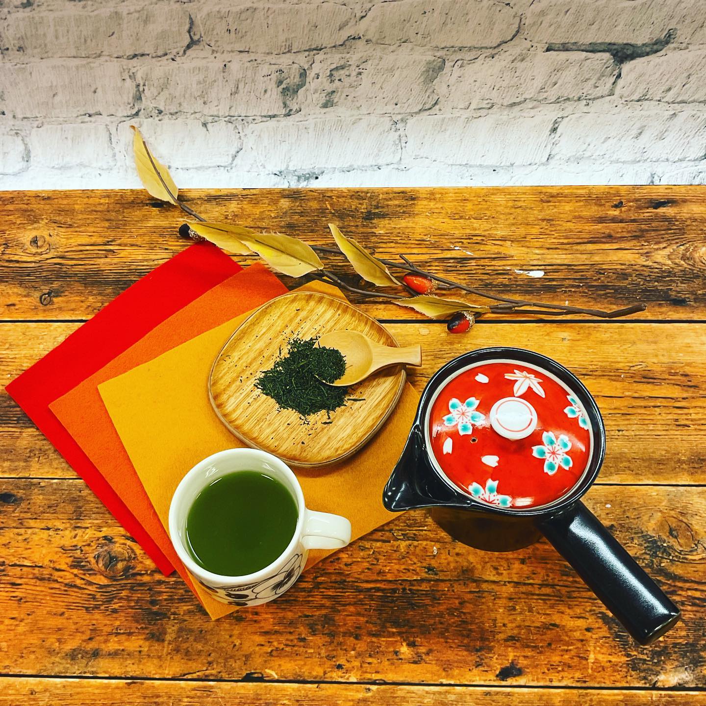 今週から早くも9月に突入️お店も秋模様へと変わっていきます温かいお茶が恋しい日もそろそろやってきますねお店では、帯アミ急須の網交換なども行っていますよ急須のメンテナンスや、気分を変えて新たな新しい急須やポットのお気に入りを見つけてみてはいかがでしょうか