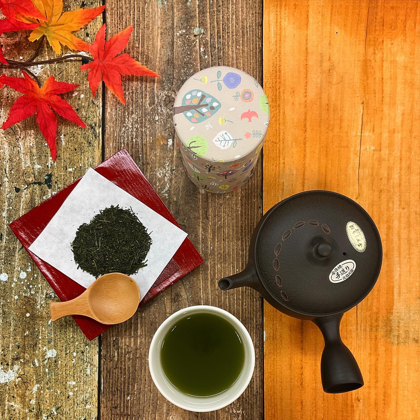 美味しいお茶が飲みたい気分どれを選んだらいいか…何が良いか…そんな時は、日本茶専門店春芳茶園へいろんなお茶の中から、自分好みの美味しさをぜひ発見しに来て下さい専門店はちょっと入りづらいというイメージもありますが、緊張せず気楽に美味しいお茶の世界へお越しください