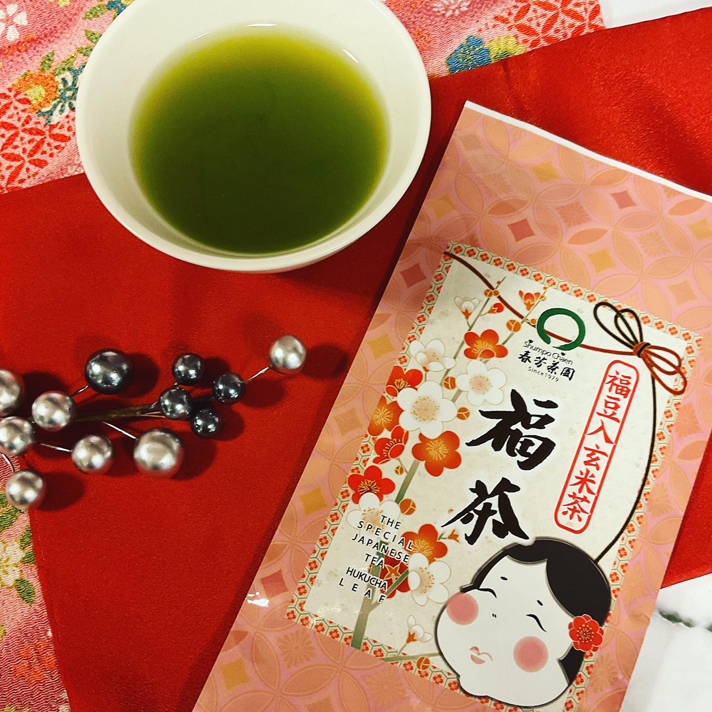 季節限定茶『福茶』… 70g 680円（税込）黒豆・大豆・玄米の入った香ばしい味と香りの緑茶ですかわいいピンクのお福さんの絵が入ったパッケージなんだかほっこりします️数量限定️毎年大人気のお茶ですので、こちらもぜひお早めにどうぞ