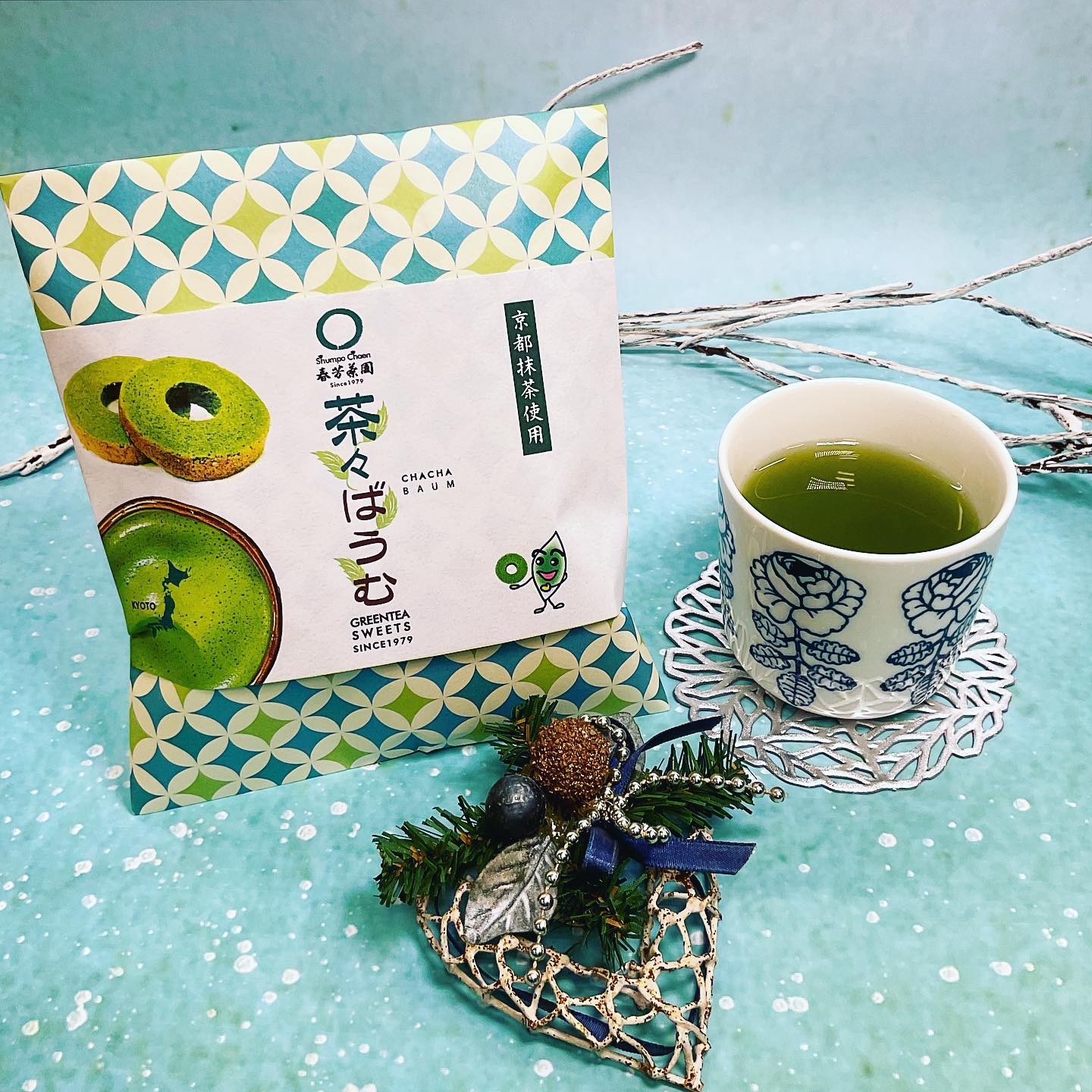 美味しいお茶スイーツが食べたい今回は『茶々ばうむ』をご紹介です丸い輪っかのお茶がたっぷり入ったバウムクーヘン️しっとりと食べ応えのある、お茶の味をしっかり感じられるお菓子ですティータイムのお供や、ちょっとしたプチギフトにオススメです