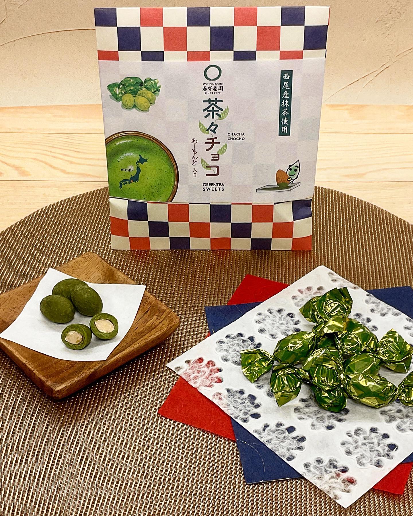 デスクワークやちょっとした合間に、ポイッと食べられる『茶々チョコ』抹茶のチョコの中には、大粒のアーモンドが入ってます️可愛いキャンディー包みなので、お裾分けにもピッタリです食べ出したら止まらない️病みつきになってしまう贅沢チョコレートです
