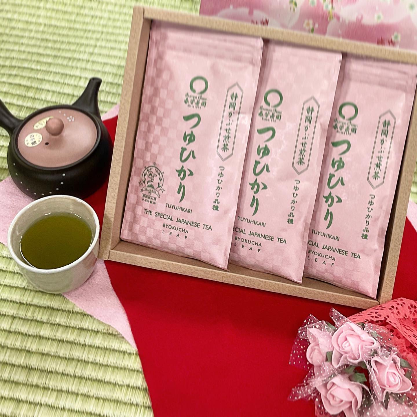 入学やお祝いにお茶の贈り物はいかがでしょうか急須で入れるお茶はやっぱり美味しくて急須から注がれる緑キレイなお茶を見ていると、なんだか気分も穏やかになる気がします店頭ではご予算に合わせて、お好きな組み合わせでギフトを作ることが出来ますぜひ、お気軽にご相談ください️