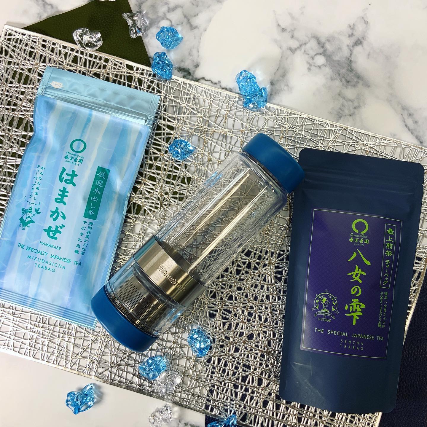 日曜日は父の日ですオススメギフト水出し茶とツイスティープラス簡単に飲めるティー バッグタイプのお茶と、お茶ボトルツイスティーのセット　ボトルは茶葉をそのまま入れて、持ち運びの出来る急須みたいにも使えて便利です️すぐにお茶が飲めて、デスクワークにも便利お茶のある生活をぜひ