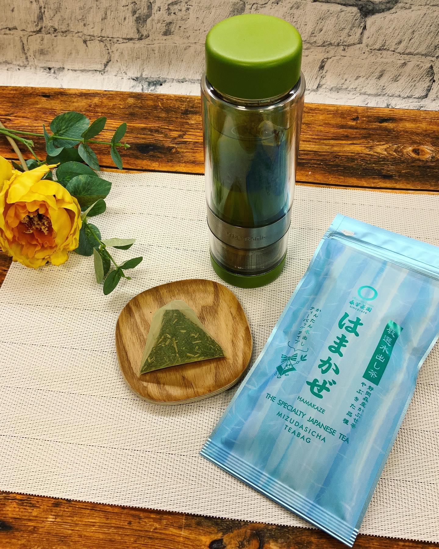 明日は父の日ということで、今日は贈り物をお求めになる方が増えています水出し茶とツイスティープラスのセットをオススメしていますそのほかにも店頭では自由にお組合せ出来るので、お気軽にご相談ください