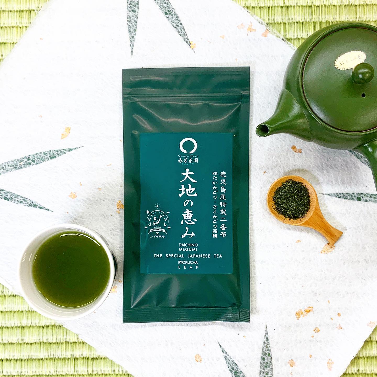 前回のインスタライブの終わりにちょこっと登場した新商品️鹿児島産『大地の恵み』…80g 594円（税込）すっきりと飲みやすい中にも、香りや味の濃さを感じられるお味です商品名の通り、鹿児島の大地を感じられるような、水色も綺麗なお茶になっております※ ※ ※ ※ ※次回インスタライブは、7月15日20時〜ぜひよろしくお願いします🤗この夏オススメ️新商品紹介予定❣️※ ※ ※ ※ ※