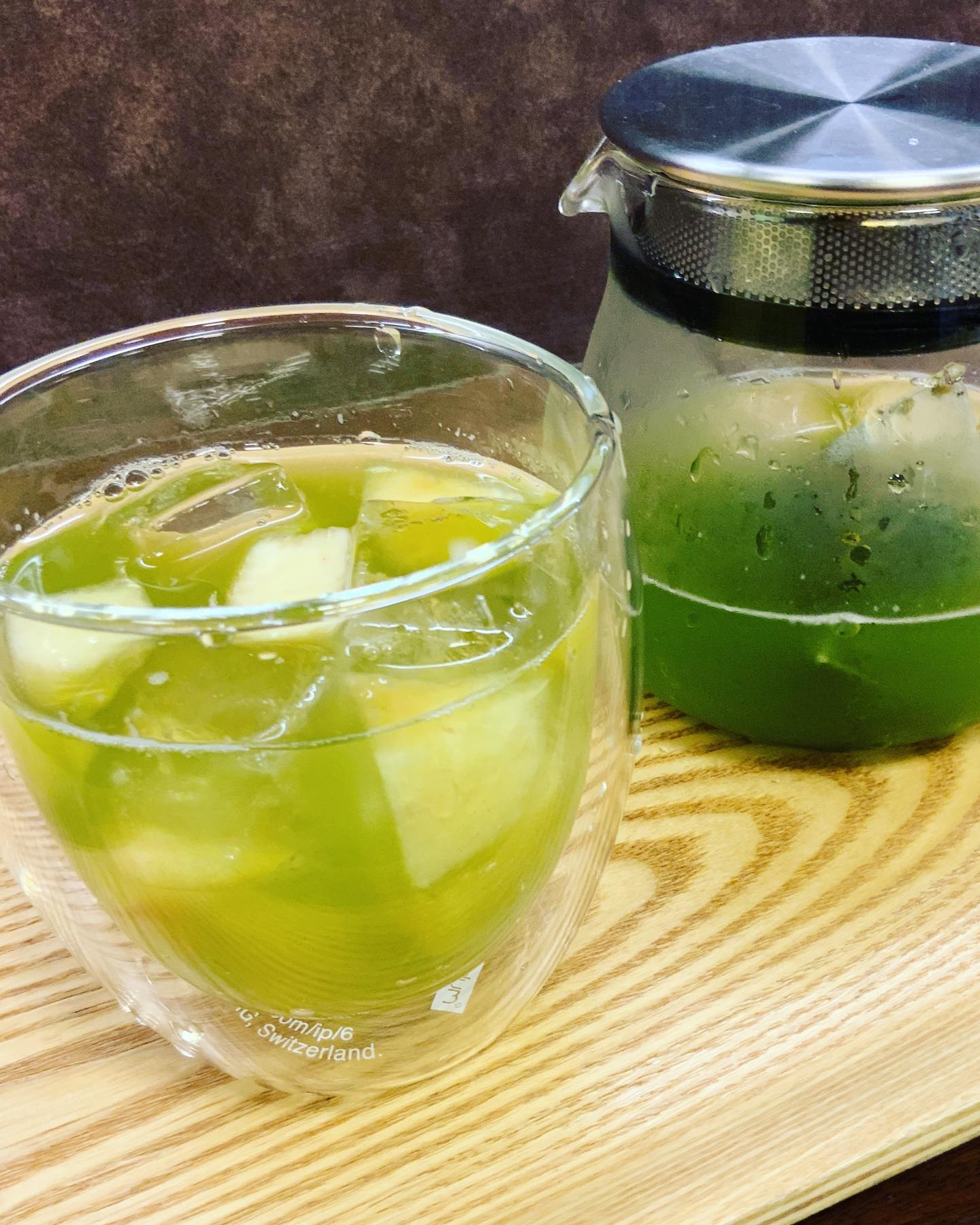 これは一体……🤔大人気水出し茶に、夏のフルーツを加えまして…ひと手間を加えて、お茶をもっと楽しく美味しく次回インスタライブに向けて、楽しい企画を考え中です️ぜひ、お楽しみにしていてくださいませ
