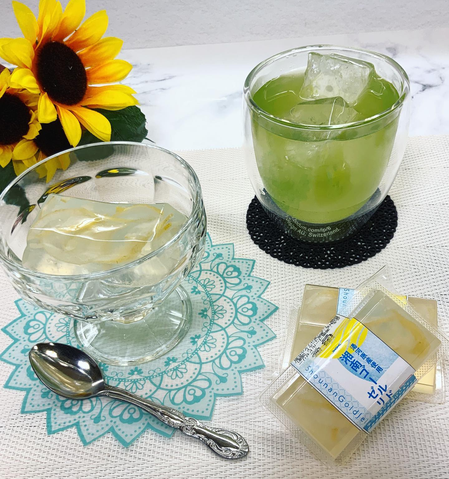 手のひらサイズのかわいいおやつ♫プルンプルン食感と、爽やかな果物の味わい『湘南ゴールドゼリー』一個200円（税込）夏限定で販売の人気のスイーツです。箱入りの販売もあるので、帰省土産などにもオススメですさらにおすすめは、凍らせても美味しいのでぜひ️