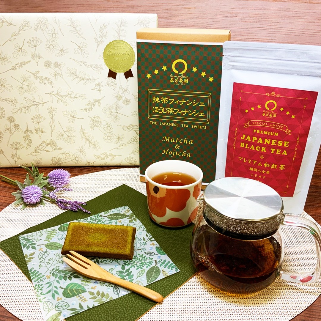 帰省のお土産やお盆の御供に、ほかでは味わえない日本茶やお茶菓子をぜひご利用ください！写真は、当園オリジナルの「プレゼント和紅茶と抹茶・ほうじ茶フィナンシェ」のセットです！贈り物はお客様のご要望に応じてご自由に組み合わせすることができます。御礼・お土産・志・御供・法人ギフト等にご対応いたます！！ご予算に合わせて自由に組み合わせいたします。どうぞよろしくお願いいたします。