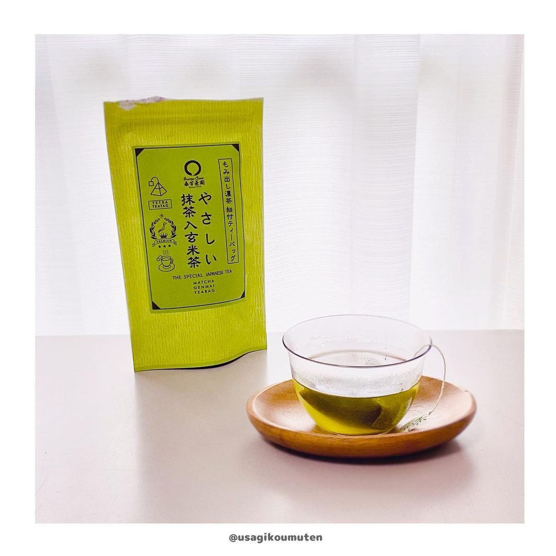 usagikoumuten　さんが、「やさしい抹茶入玄米茶ティーバッグ」のご紹介をしてくださいました！『こんにちは🌤本日は日本茶専門店『春芳茶園』さまの静岡産【やさしい抹茶入玄米茶】のご紹介パッケージを開けると期待通りのやさしいお茶の香り玄米の香ばしい香りと静岡茶の深みがマッチ一口飲んだだけでほっこり…紐付きティーバッグだからお湯とカップさえあればすぐいただけます家事が一息ついた後リビングで仕事の休憩にデスクで水筒に入れたらいつでも♪かんたんで美味しくて片付けもラク大好きなお茶をお手軽に日常にプラス便利な飲みきりタイプのお茶で今日も私は気軽にティータイム中です🥰』◎写真と貴重なお言葉ありがとうございます！「家事が一息ついた後リビングで仕事の休憩にデスクで水筒に入れたらいつでも♪・・・かんたんで美味しく片付けもラク！」本当にその通りですよね！芳ばしい香りとすっきりと味わるのもこの「やさしい抹茶入玄米茶」の素敵なポイントです！いろいろなシーンで味わってみてください！！ありがとうございます！