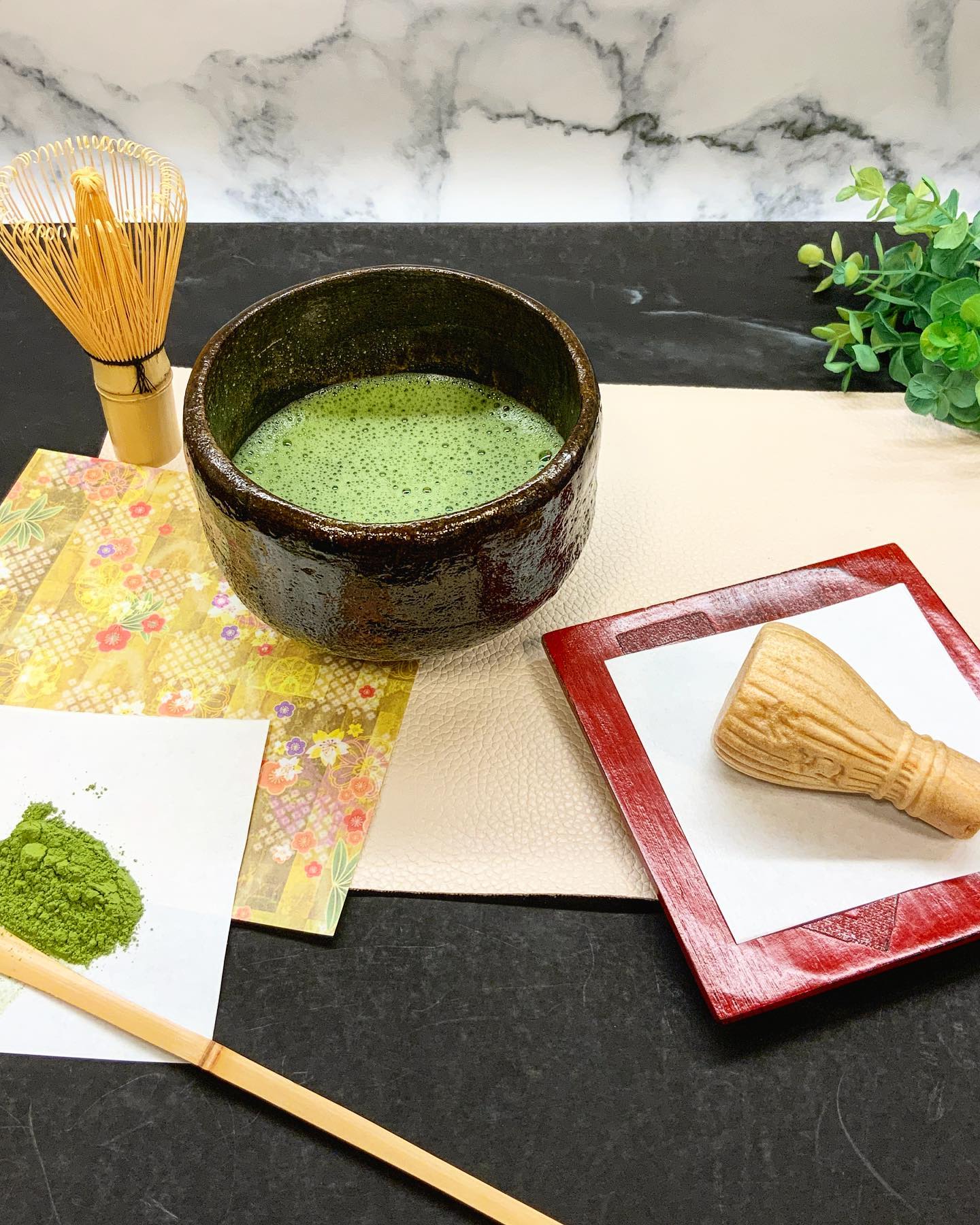お茶屋さんがやっている、お茶がいっぱいの本格カフェしゅんぽうカフェたくさんのメニューご用意しています🥤お家ではなかなかできない、茶筅でたてた本格抹茶が飲めるのもしゅんぽうカフェならでは可愛い茶筅の形のモナカも一緒にいかがでしょうか︎・・・︎・・・︎創業祭の10月14日から20日まで10月10日までご予約受付中︎ぜひお立ち寄りください︎・・・︎・・・︎