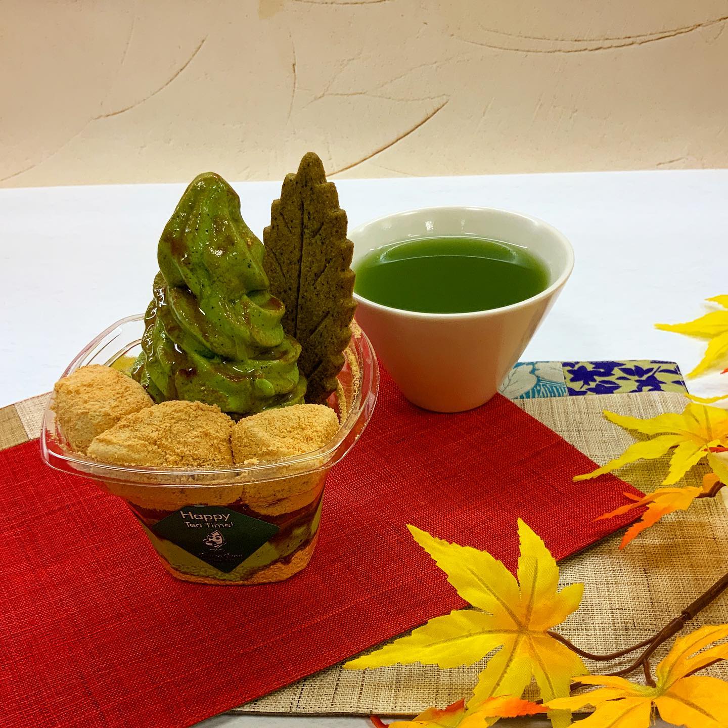 創業祭まであと10日︎たくさんのご予約いただき、誠にありがとうございます‍♀️10月14日から20日まで開催︎ただいま、準備真っ最中10月10日までご予約も受付中︎商品はたくさんのご用意をしておりますが、限定品はご予約がオススメです️ぜひ、皆様お立ち寄りください。★〜〜★〜〜★〜〜★10月13日20時より️創業祭直前インスタライブ開催します創業祭限定『黒みつきなこ餅パフェ』の全貌や、しゅんぽうカフェ新メニューのご紹介の予定です♫ぜひよろしくお願いいたします。★〜〜★〜〜★〜〜★