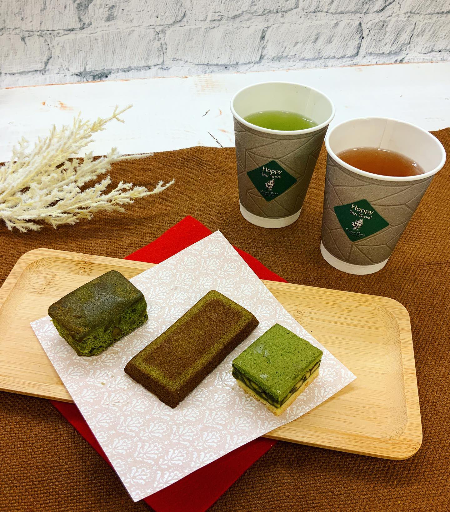 年末モードに入っている日曜日サクラス戸塚とっても賑やかです本日もしゅんぽうカフェは盛り上がっておりましてありがとうございます店内はいっぱいでも、そのままのお渡しにはなりますがテイクアウト（一部商品除き）も出来ますのでお気軽にご利用下さい忙しい年末ですがお買い物休憩にひと息つけて、しゅんぽうカフェで一服どうぞ🥤