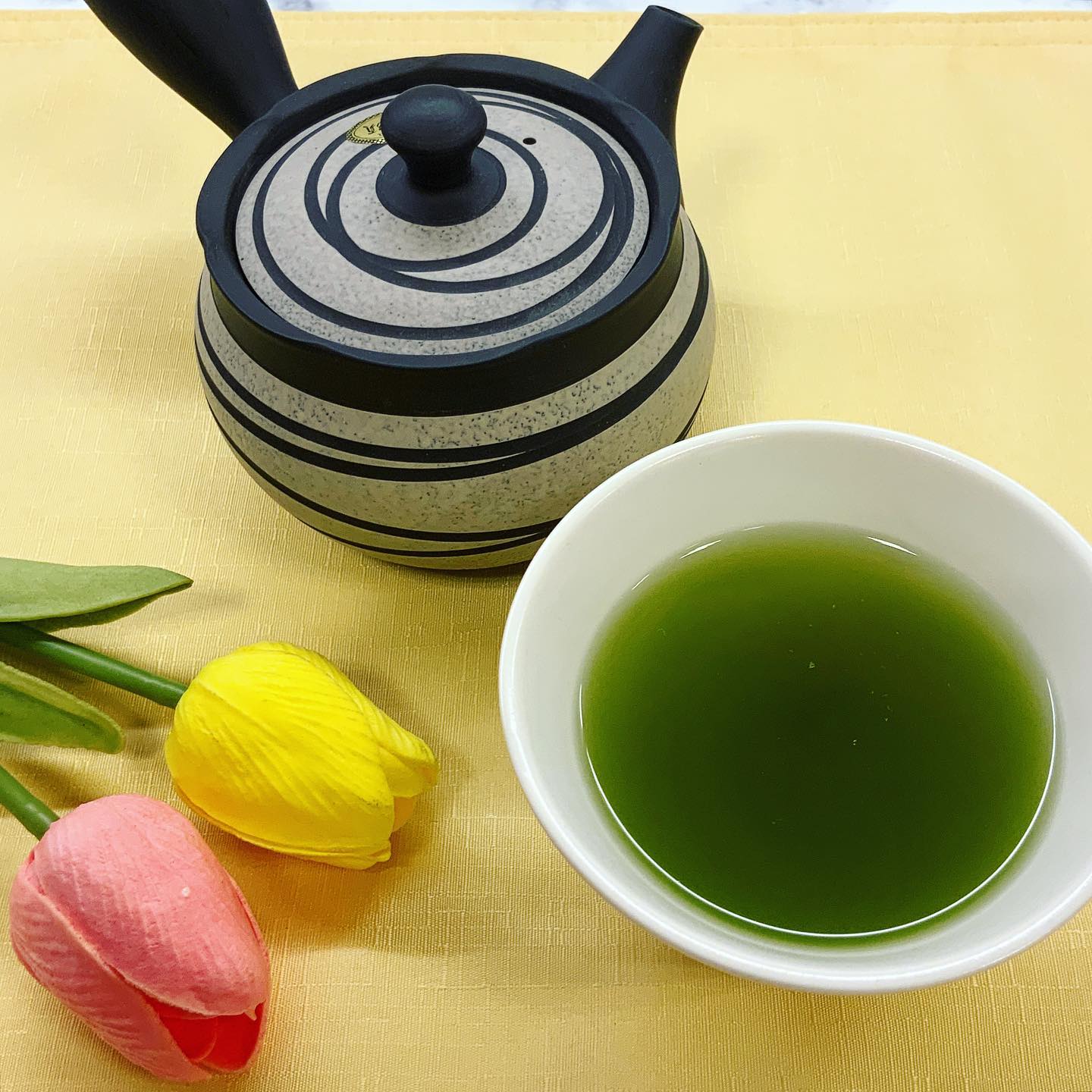 特別価格の限定新茶予約は今月26日までです急須も一緒に予約で20%オフです♪店主も鹿児島へ飛び立ちました️まずは鹿児島から今年の新茶はどんな味なのか？ワクワクですご予約は、茶葉だけでなくティーバッグのお茶もございますので、ライフスタイルに合わせてご利用下さい︎