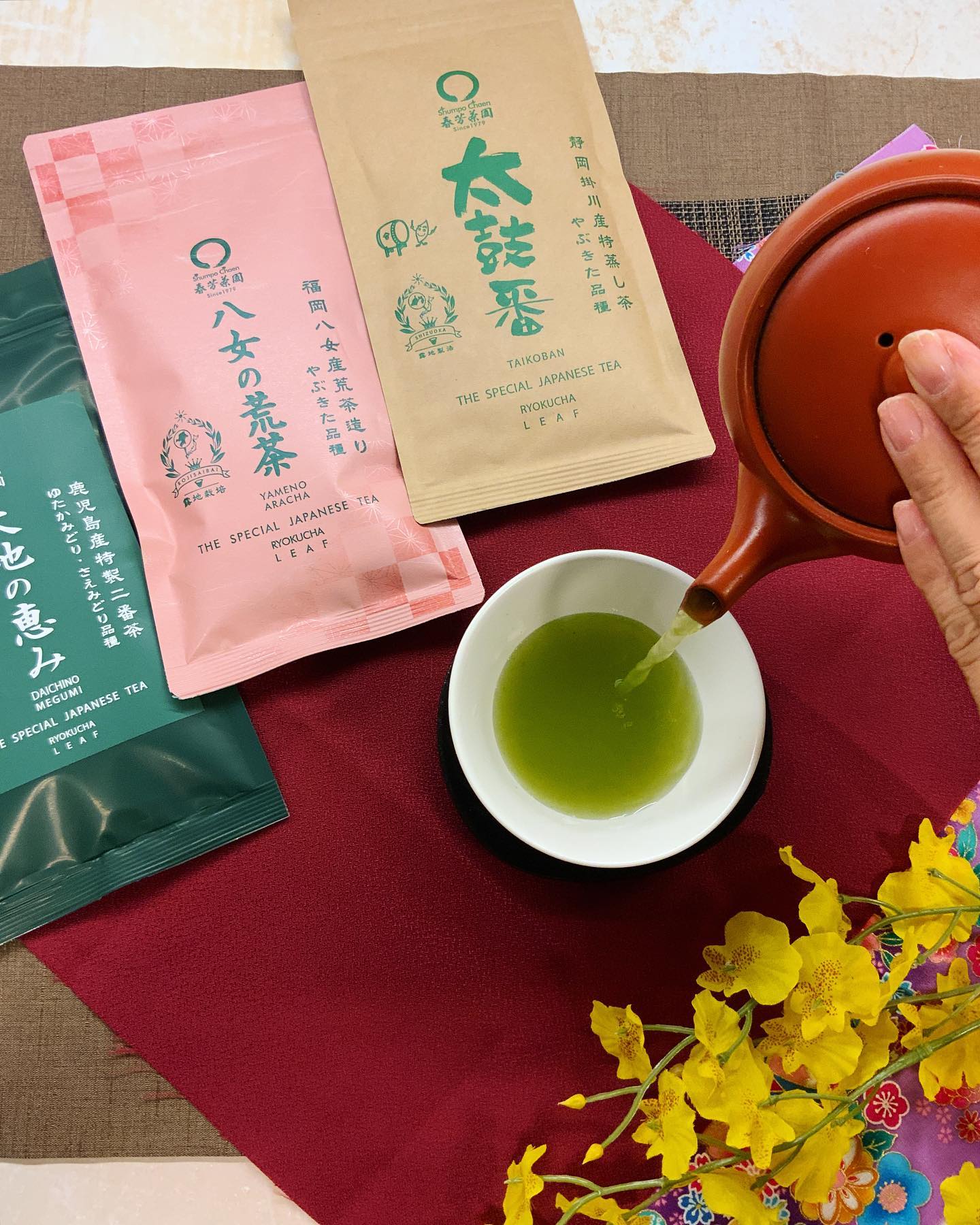 気軽にお茶の飲み比べが出来るお得なセットがございます。自分好みのお茶を見つけてみませんか産地や品種がそれぞれ違うので、色々なお味が楽しめますお茶を飲み比べるのも楽しいですよさらに、創業祭期間中は特別価格での販売も致しますのでぜひこの機会をお見逃しなく↓↓↓↓↓10月12日〜18日は創業祭︎美味しいさいっぱいの創業祭をたっぷりご紹介🤗《9月29日20時〜》インスタライブやります︎ぜひコメントなどお待ちしております☆よろしくお願いします。